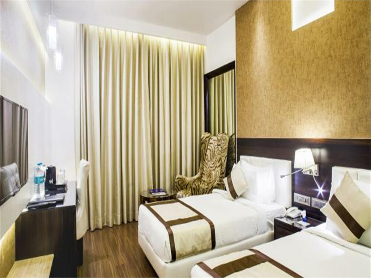 Viceroy Inn Дехрадун Екстериор снимка
