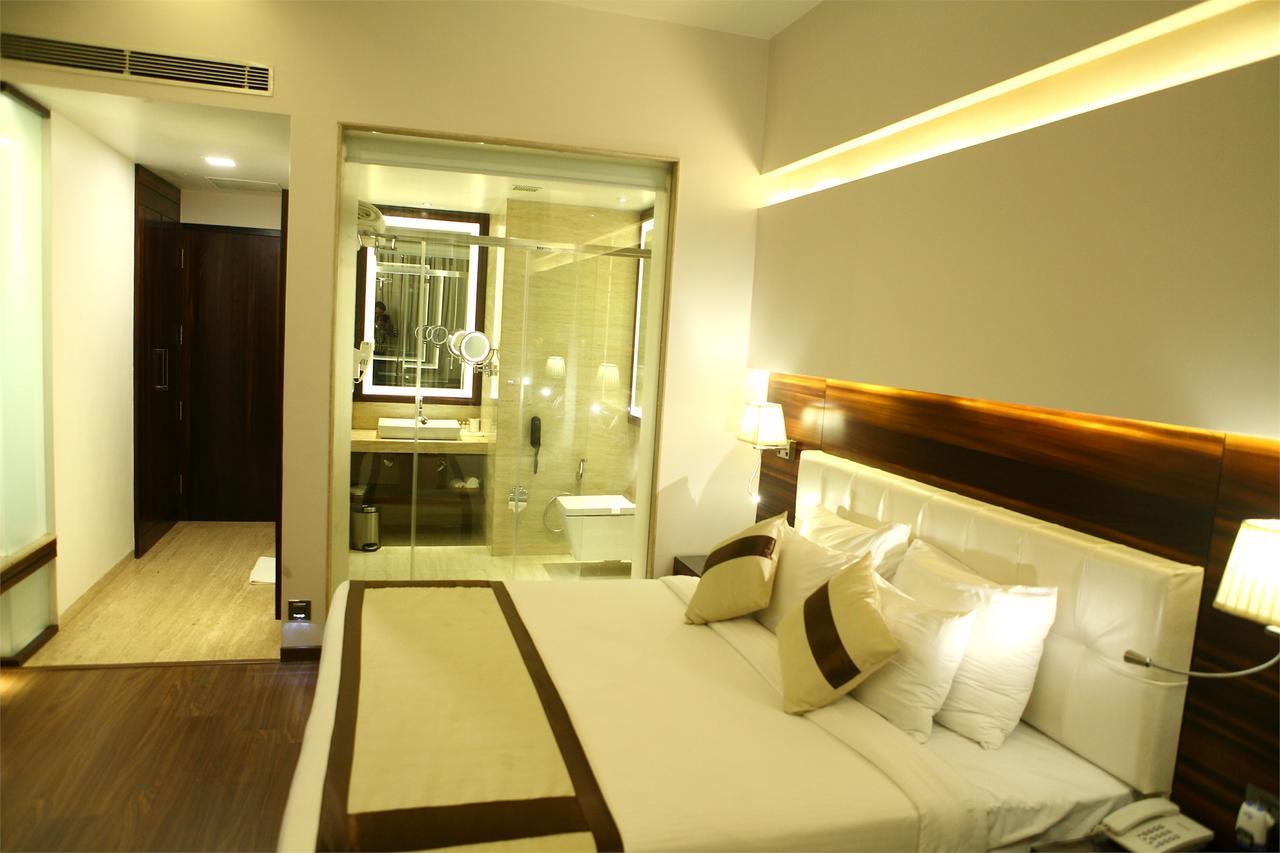 Viceroy Inn Дехрадун Екстериор снимка