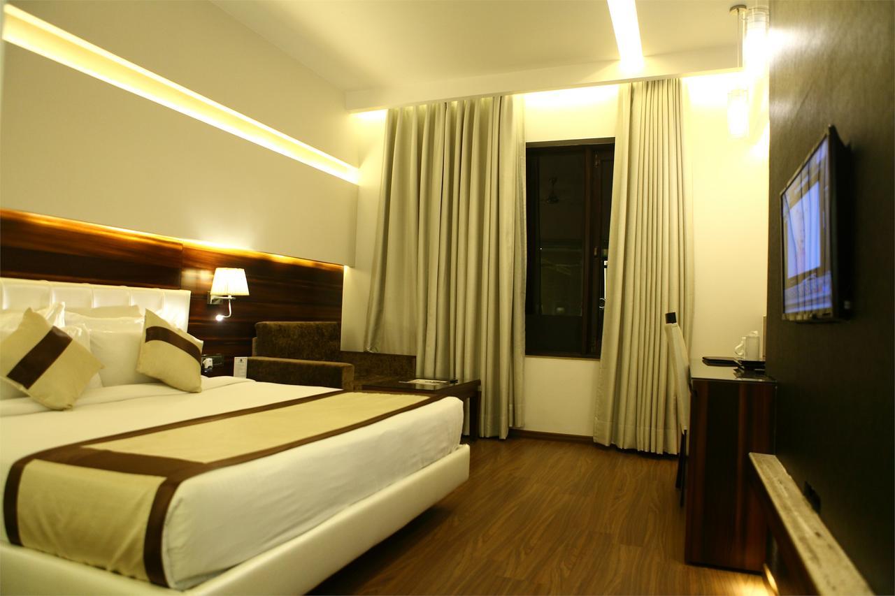 Viceroy Inn Дехрадун Екстериор снимка